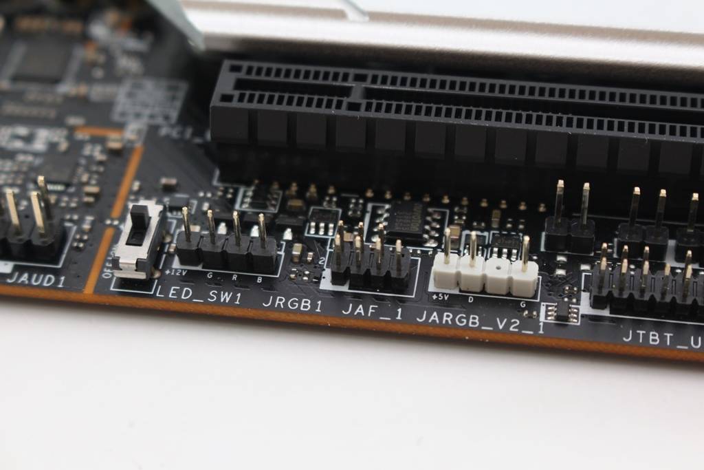 微星msi MPG Z790 EDGE TI MAX WIFI-升级CPU供电与Wi-Fi7，还有Memory Extension Mode提升内存效能