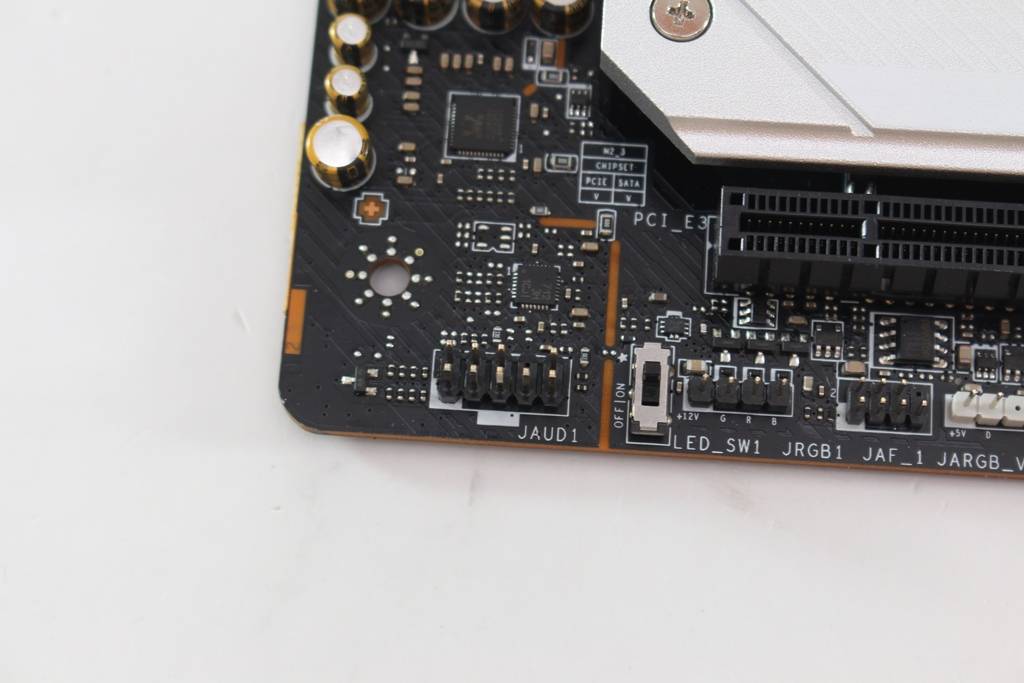 微星msi MPG Z790 EDGE TI MAX WIFI-升级CPU供电与Wi-Fi7，还有Memory Extension Mode提升内存效能
