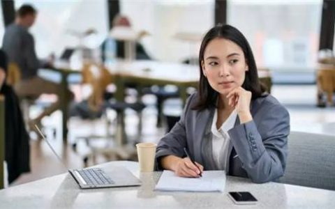 一天赚2000加微信，小心被套路