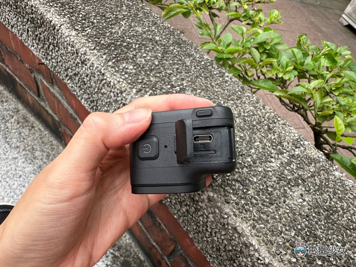 开箱|翻转镜头 Insta360 Ace Pro 运动相机上手玩！ 新手友善界面简单：常见 QA 解答
