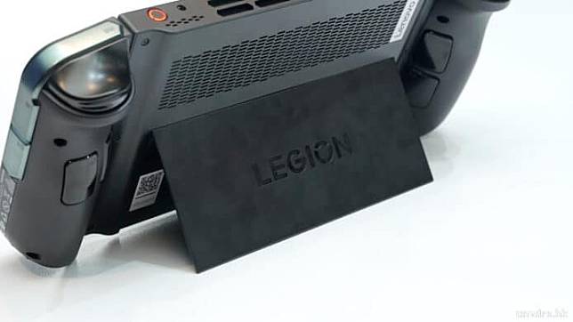 Lenovo Legion Go 外形 手感 效能 打机体验 散热 特别功能 屏幕 音效开箱评测