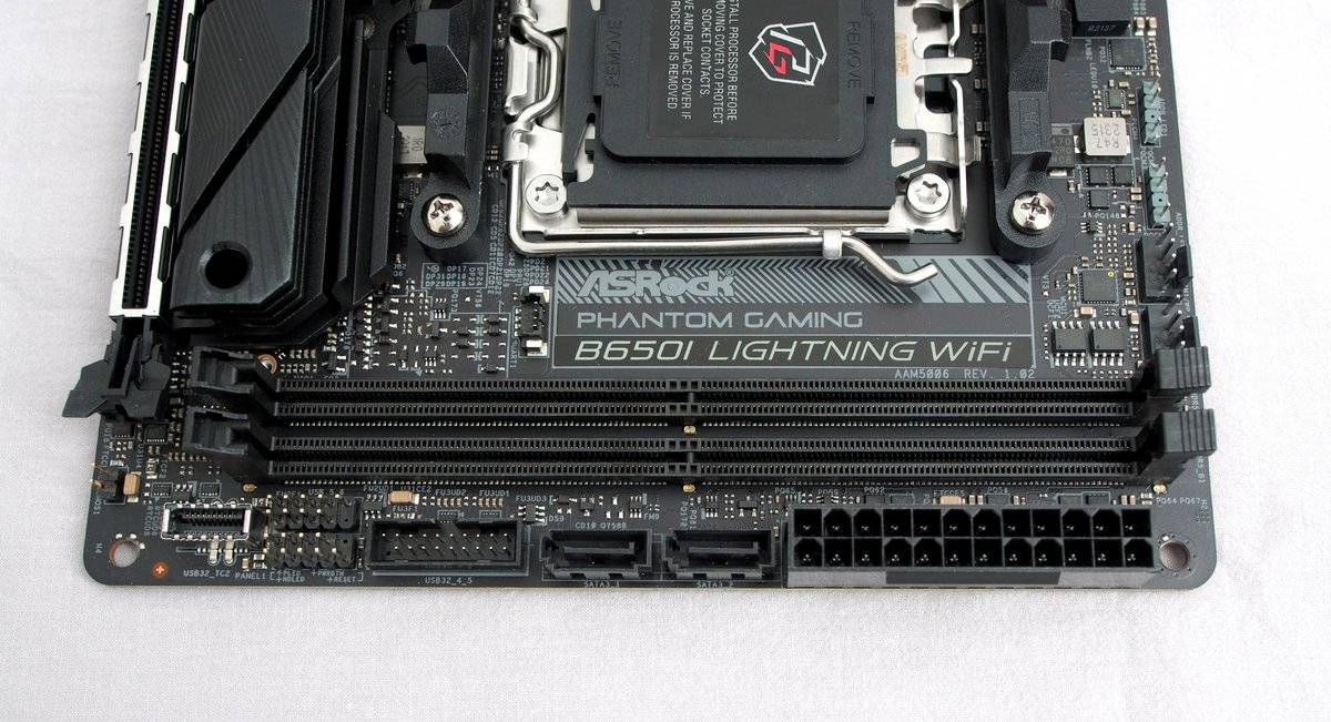 AM5 小板新选择 ASRock B650I Lightning WiFi 简单小测