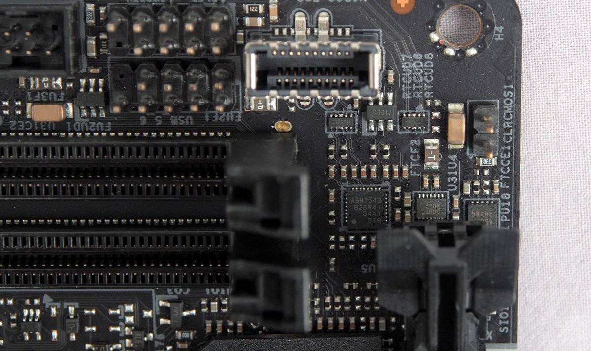 AM5 小板新选择 ASRock B650I Lightning WiFi 简单小测