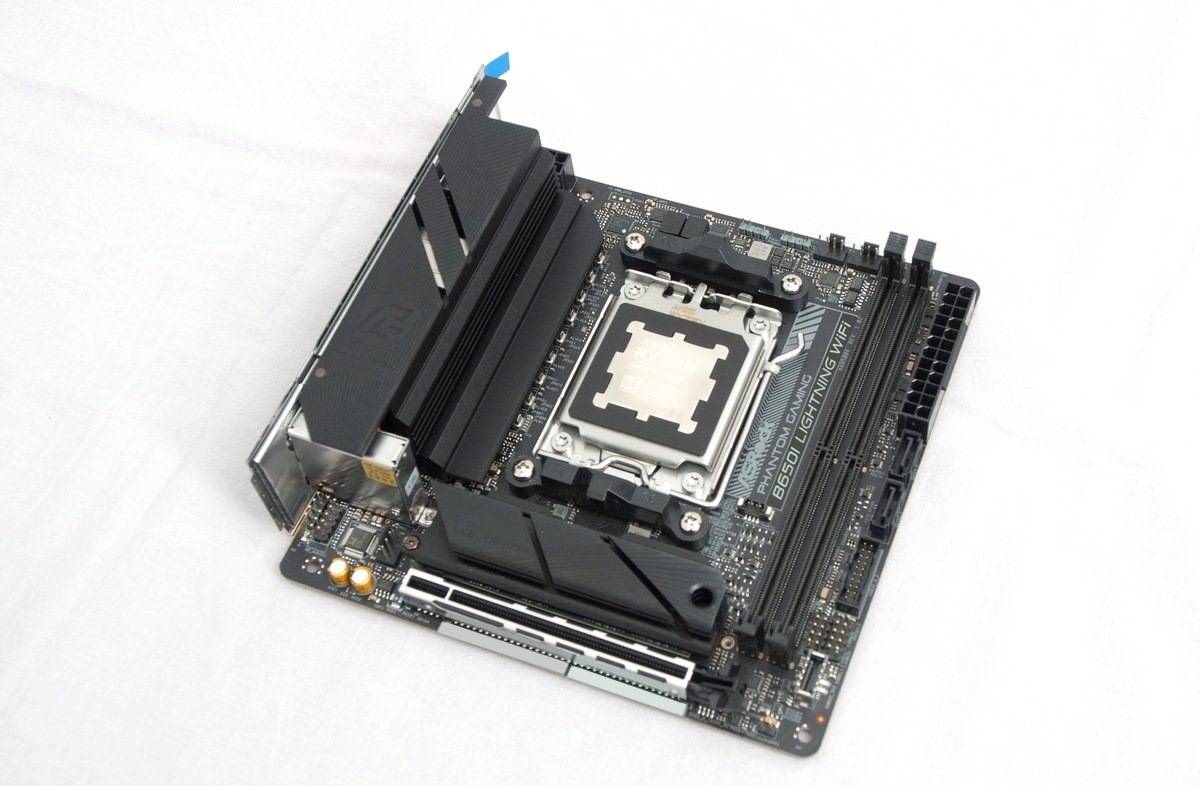 AM5 小板新选择 ASRock B650I Lightning WiFi 简单小测