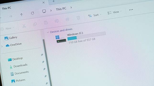 【CES 2024】MSI 推首部 Windows 游戏掌机 Claw Intel Core Ultra 处理器 + 可玩 3A 大作