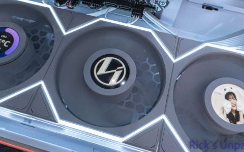 自带屏幕的积木风扇 | LIAN LI UNI FAN TL LCD 120 WHITE