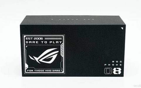 ROG Phone 8 / 8 Pro 外形 手感 设计 规格开箱评测 + 与 ROG Phone 7 比对