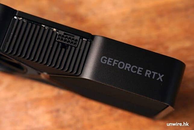 NVIDIA RTX 4070 SUPER 显示卡 详细测试 + 性能直迫 RTX 3090 旗舰卡