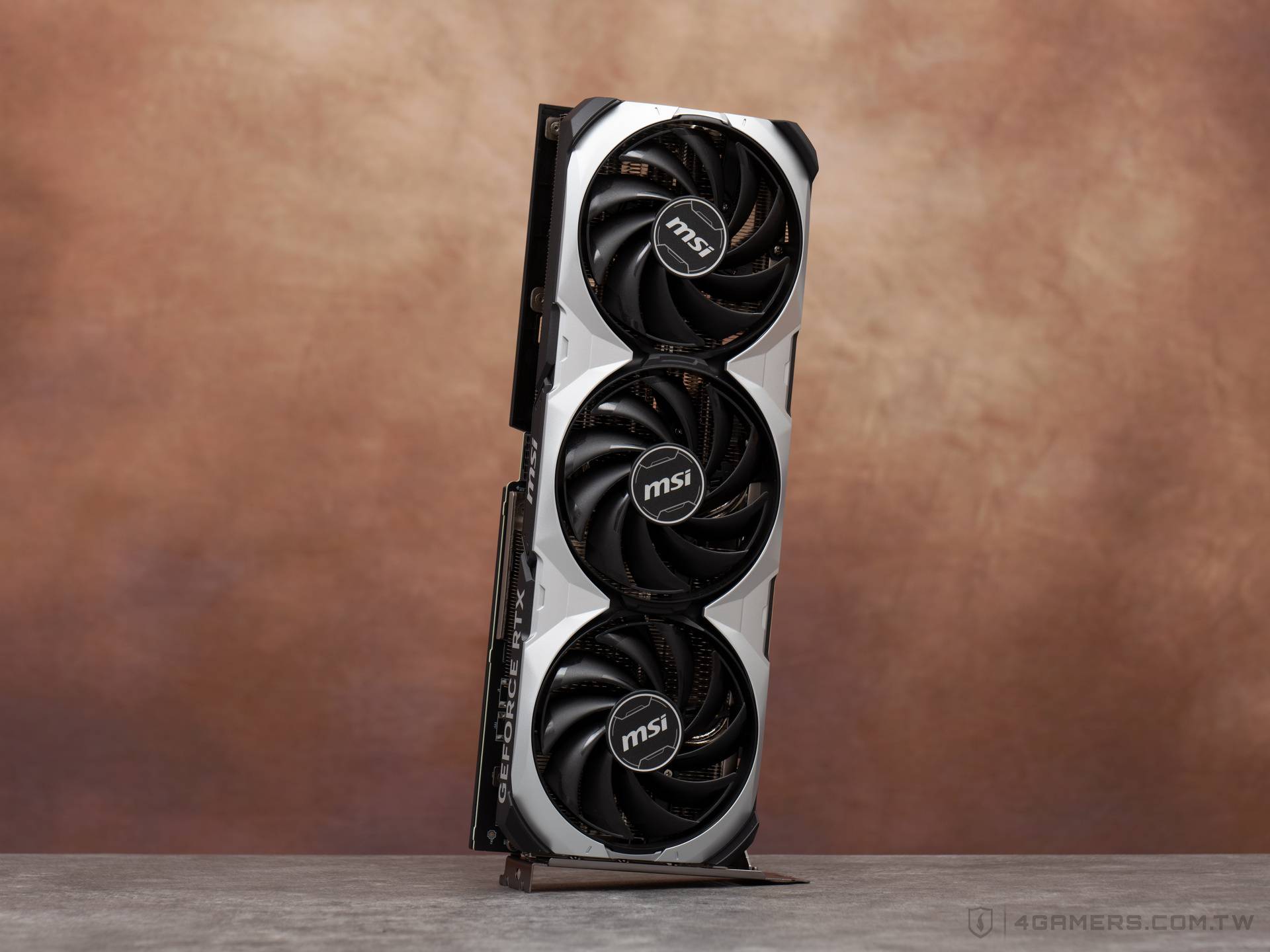 MSI GeForce RTX 4070 Ti SUPER VENTUS 3X