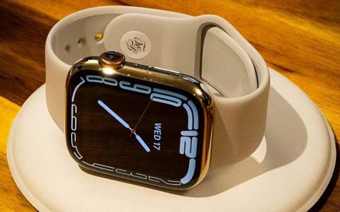 极罕有Apple Watch表带曝光 为前高层Jony Ive 50岁生日特别生产