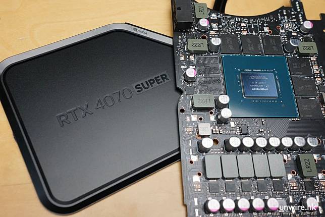 NVIDIA RTX 4070 SUPER 显示卡 详细测试 + 性能直迫 RTX 3090 旗舰卡