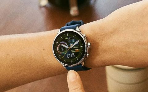 Fossil宣布退出智能手表市场，现有 Wear OS 产品在「未来几年内」仍会获得更新