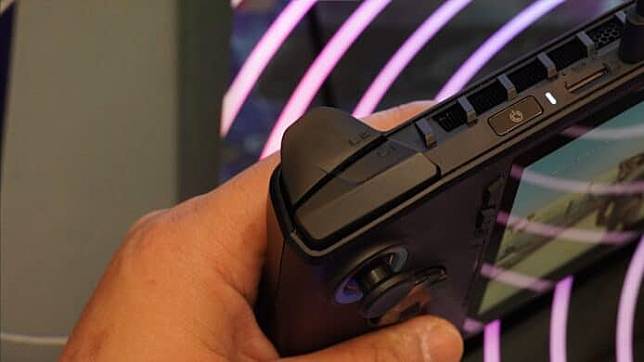 【CES 2024】MSI 推首部 Windows 游戏掌机 Claw Intel Core Ultra 处理器 + 可玩 3A 大作