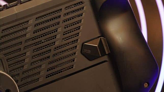 【CES 2024】MSI 推首部 Windows 游戏掌机 Claw Intel Core Ultra 处理器 + 可玩 3A 大作