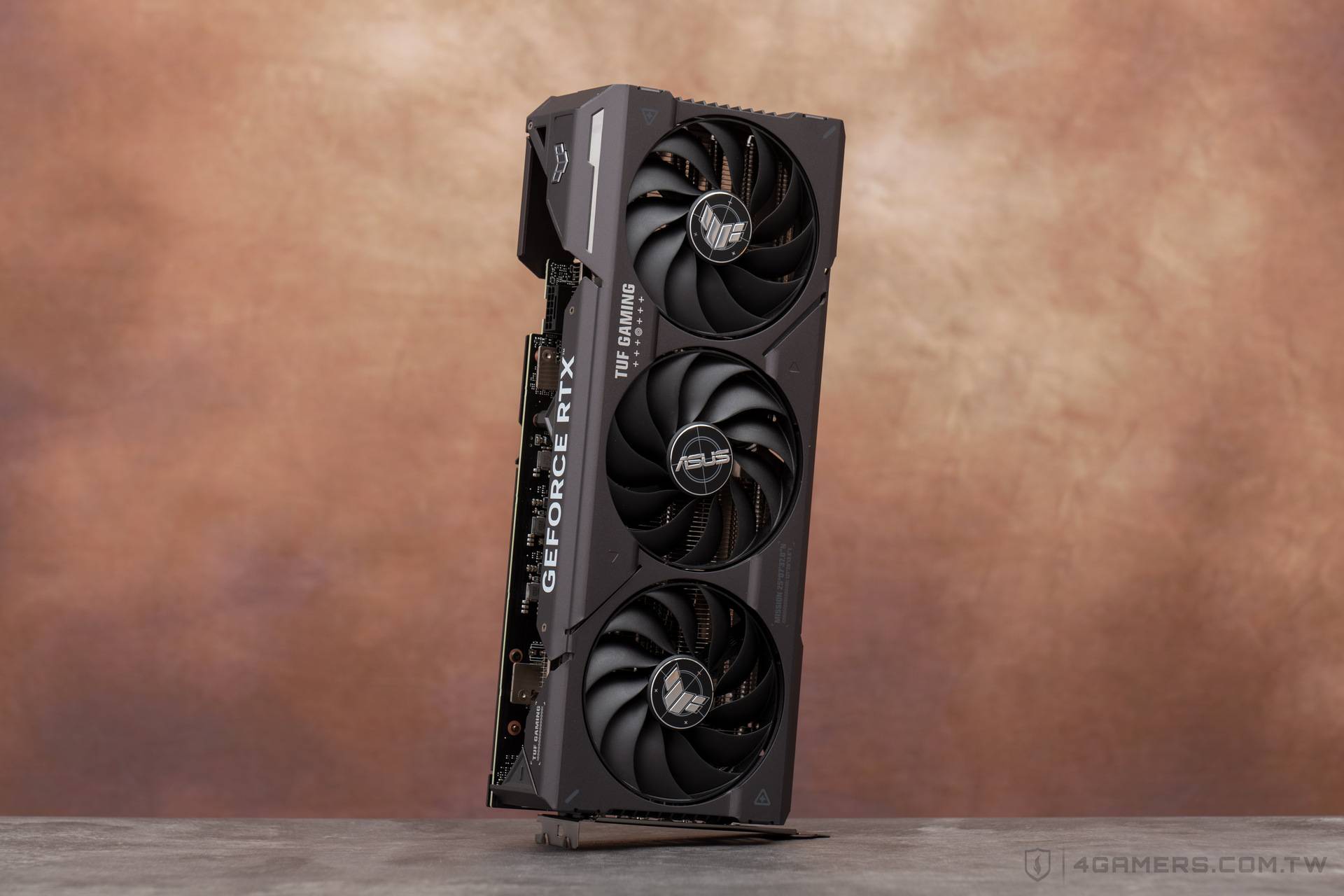 ASUS TUF Gaming GeForce RTX 4070 SUPER