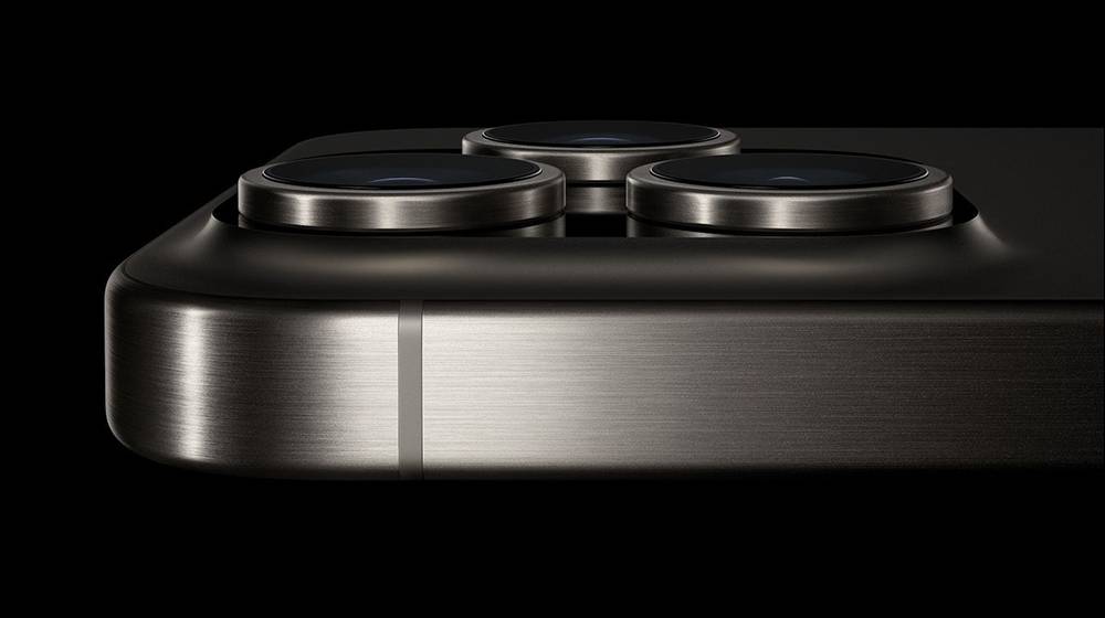 iPhone 16 Pro 系列升级重点加一？ iPhone 16 Pro Max 传闻具有更大、更先进的主镜头感光元件，屏幕也会有点不一样 - 
