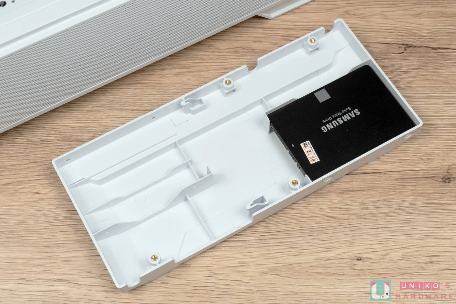 前方搭载双 160 mm ARGB 风扇！ Antec NX416L White 机壳开箱评测