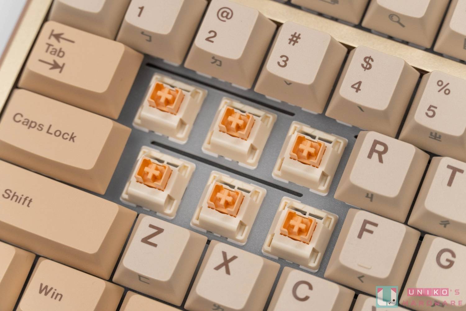Gasket 四层消音结构好软 Q! iRocks K85R 热插拔无线机械键盘开箱评测