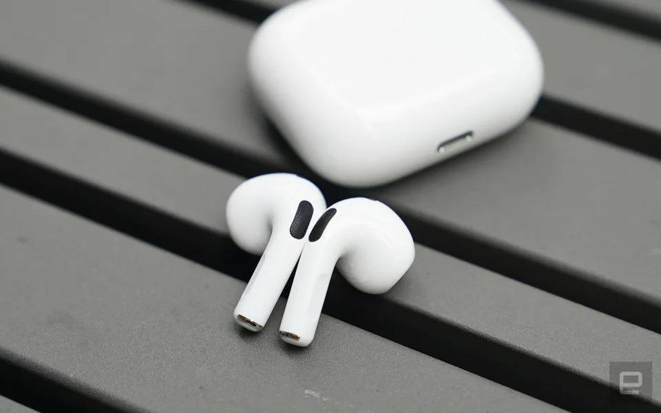 传「AirPods Lite」会在 2024 年下半年登场,但 Apple 耳机的全年出货量可能会小跌