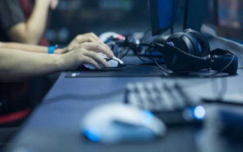 玩一小时赚几百块的游戏？一定不要相信