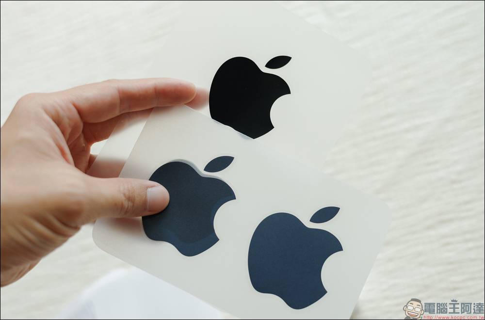 响应环保，全新 iPad Air 与 iPad Pro 盒装将不再附赠经典苹果贴纸，欧洲市场就连 USB-C 充电器也不附 - 