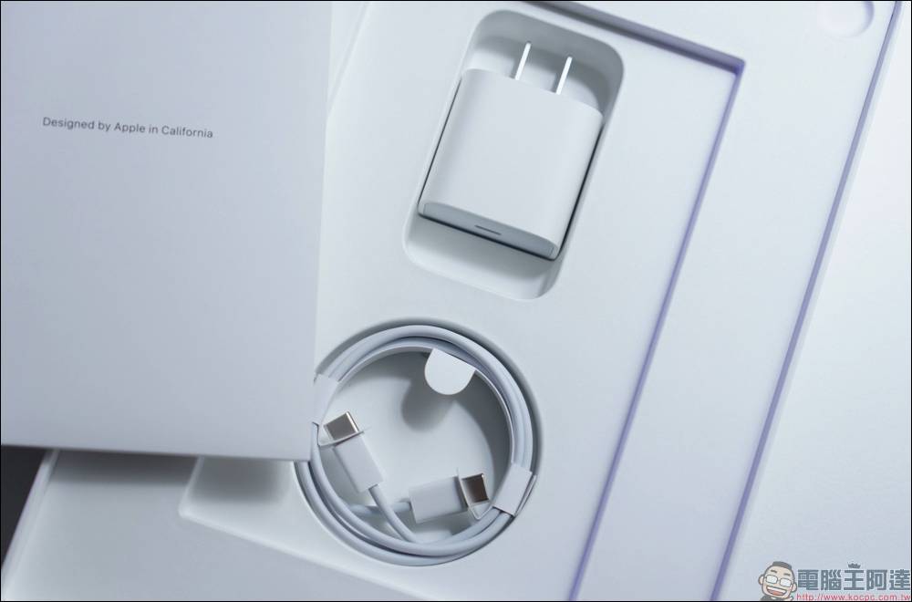 响应环保，全新 iPad Air 与 iPad Pro 盒装将不再附赠经典苹果贴纸，欧洲市场就连 USB-C 充电器也不附 - 