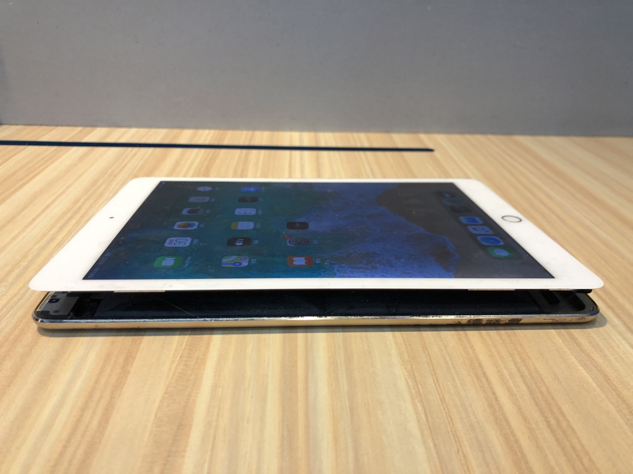 iPad维修， 苹果 原厂没让你知道的事 第2张