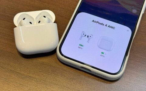 iOS 26 让 AirPods 当你的随身快门键！ 捏耳机柄就能遥控 iPhone 拍照