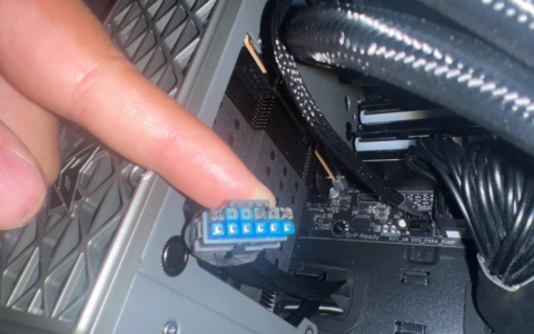 Sapphire RX 9070 XT 再传 16 pin 电源接头融化，第二起事故曝光