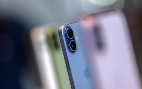 标准版iPhone 17开卖满月未降价历年罕见！ 通路曝主因：这时候才可能跌