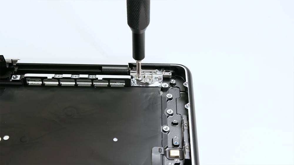 M5 MacBook Pro 拆解报告出炉！ iFixit：内部设计更精细，但维修仍不容易 - 