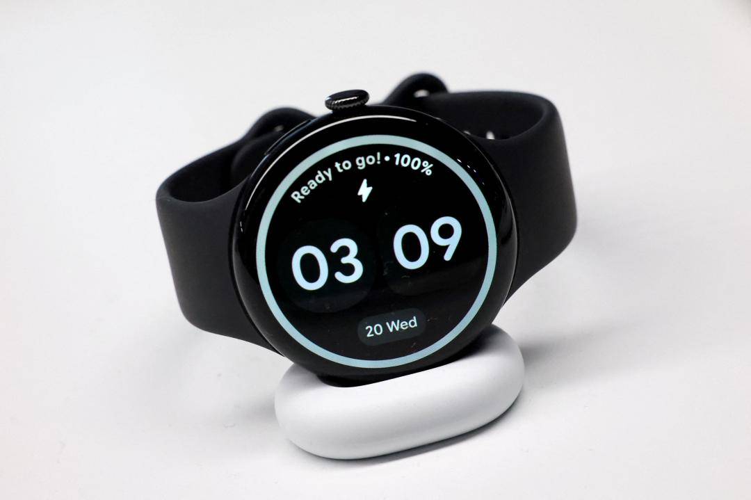 谷歌 Pixel Watch 4主打「易于维修」,专业机构也给了高度评价。 (图/路透社)