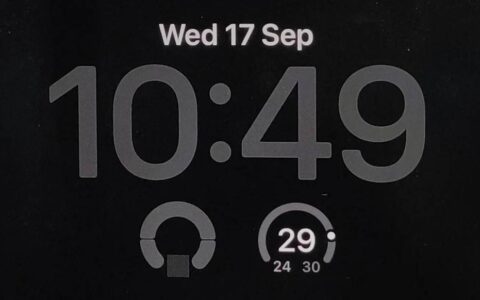 向来 iPhone 有用「常亮」模式要留意 iOS 26 会默认生效时模糊化处理背景图片