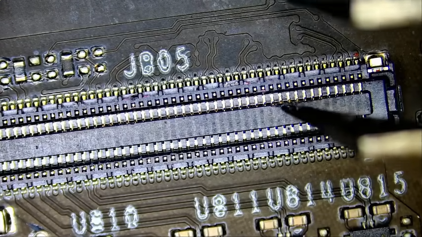 國外維修店呼籲千萬別買 RTX 5090 創始版,是他看過史上最糟糕的設計 - 電腦王阿達 国外维修店呼吁千万别买 RTX 5090 创始版,是他看过史上最糟糕的设计 -