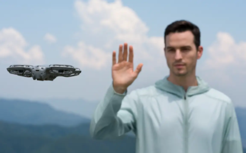 DJI Neo 2 登场：151g超轻量、零门槛手势控、全向避障