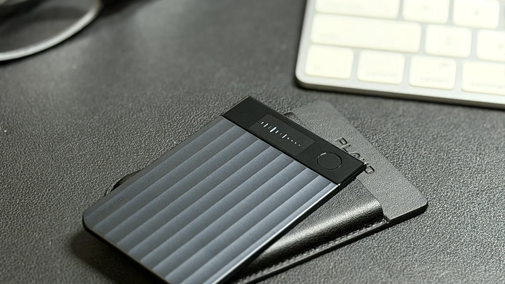 AI 会议记录神器比一比:Plaud Note Pro、Philips 小飞笔、NotebookLM 哪一款最可靠?