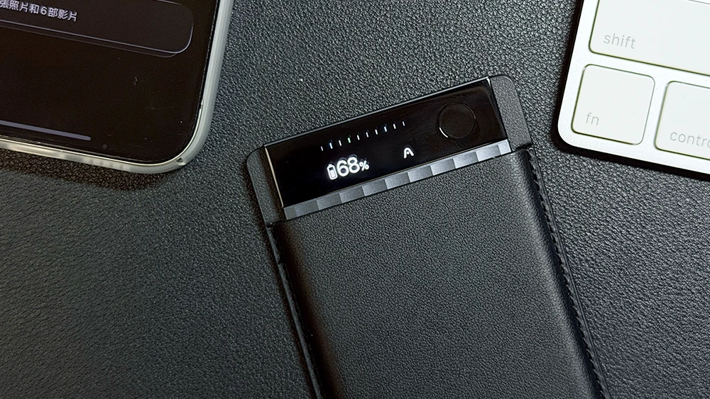 AI 会议记录神器比一比:Plaud Note Pro、Philips 小飞笔、NotebookLM 哪一款最可靠?