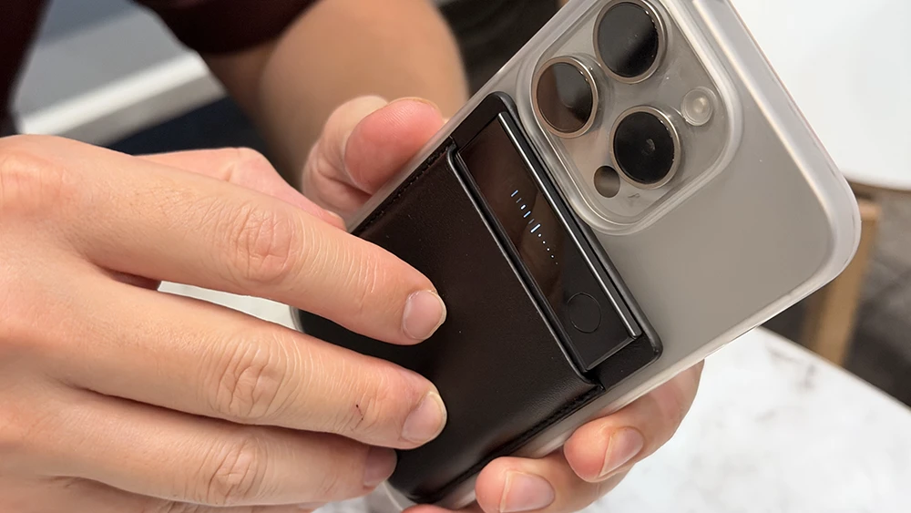 AI 会议记录神器比一比:Plaud Note Pro、Philips 小飞笔、NotebookLM 哪一款最可靠?