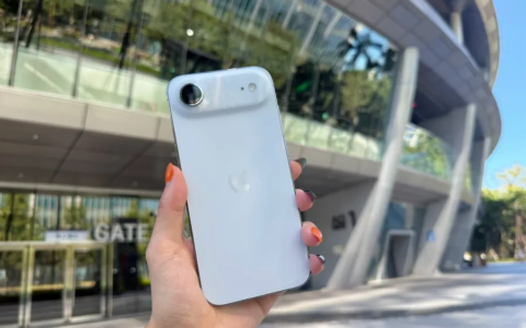 苹果iPhone Air卖不动！ 富士康、立讯⋯传11月底前全面停产，下一代机型将后会无期？