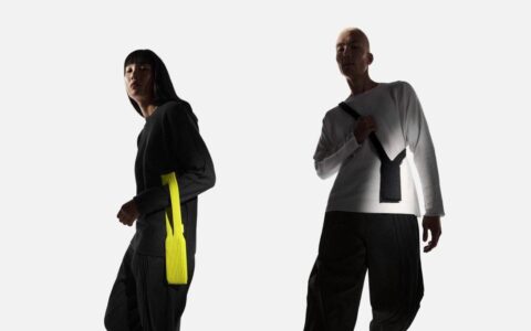 苹果推出全新「iPhone Pocket」手机随身收纳包！ 联名三宅一生