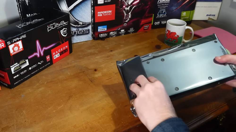 国外YTr用不到4千台币入手前挖矿用的PS5显卡，实测可玩《Cyberpunk 2077》、《侠盗猎车手V》 - 