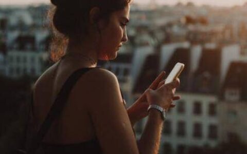 1分钟快速赚100元的方法（一个微信就能快速赚100块）