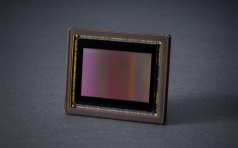 RICOH GR IV Monochrome 推出，搭載單色感光元件的黑白街拍口袋相機