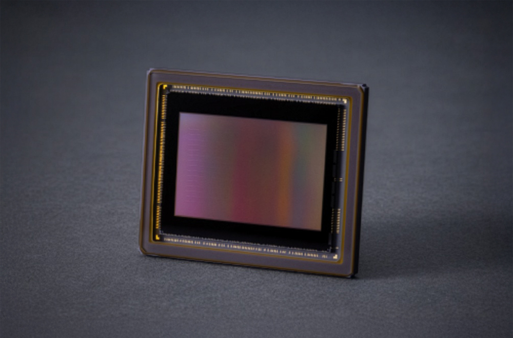 RICOH GR IV Monochrome 推出，搭載單色感光元件的黑白街拍口袋相機 - 電腦王阿達